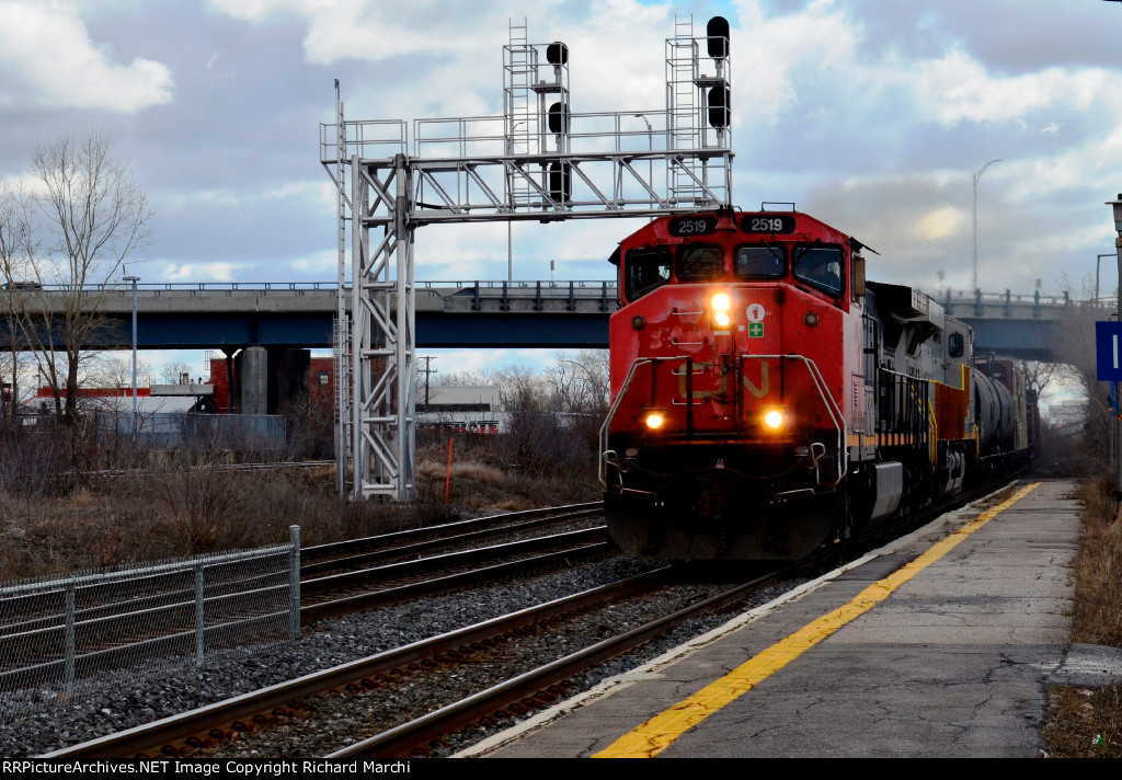 CN 2519